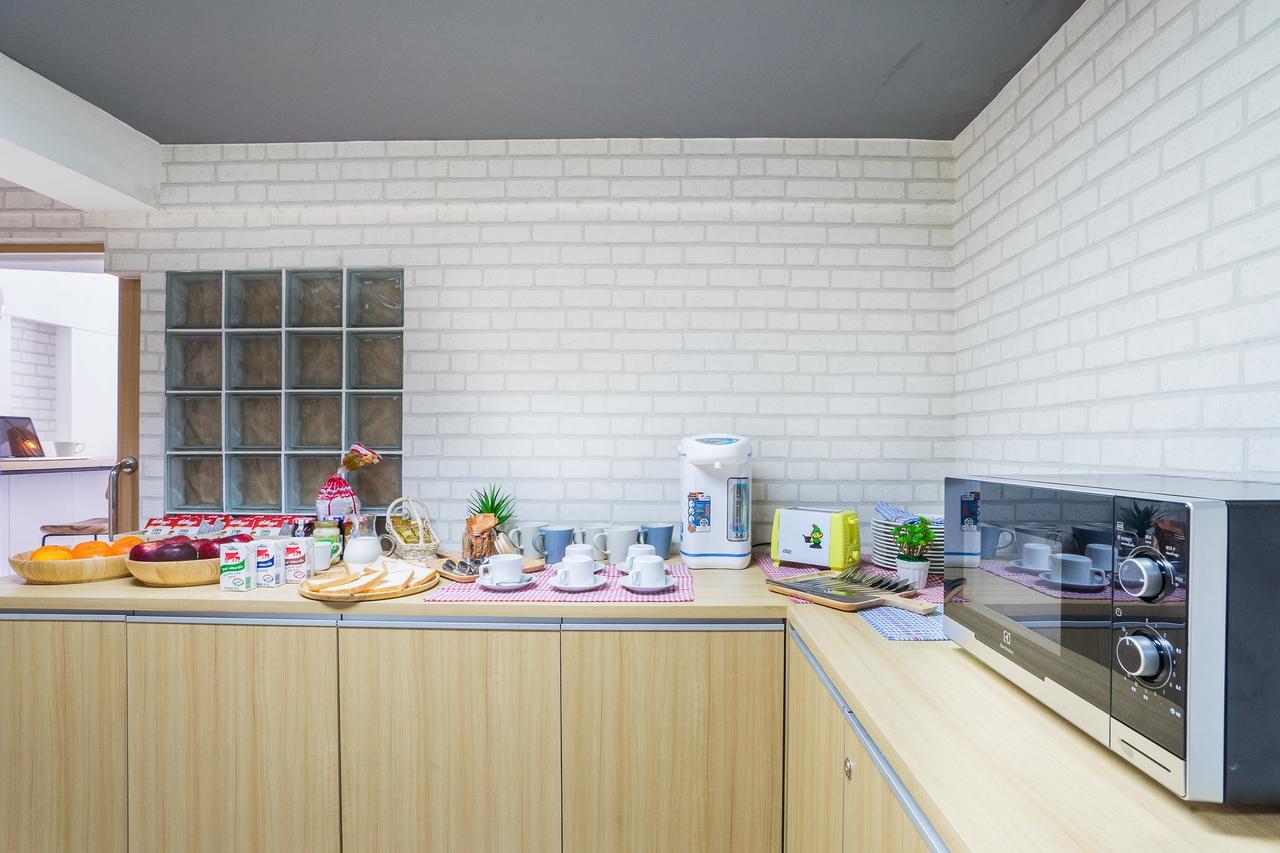 Hostel At Thonglor Bangkok Bagian luar foto