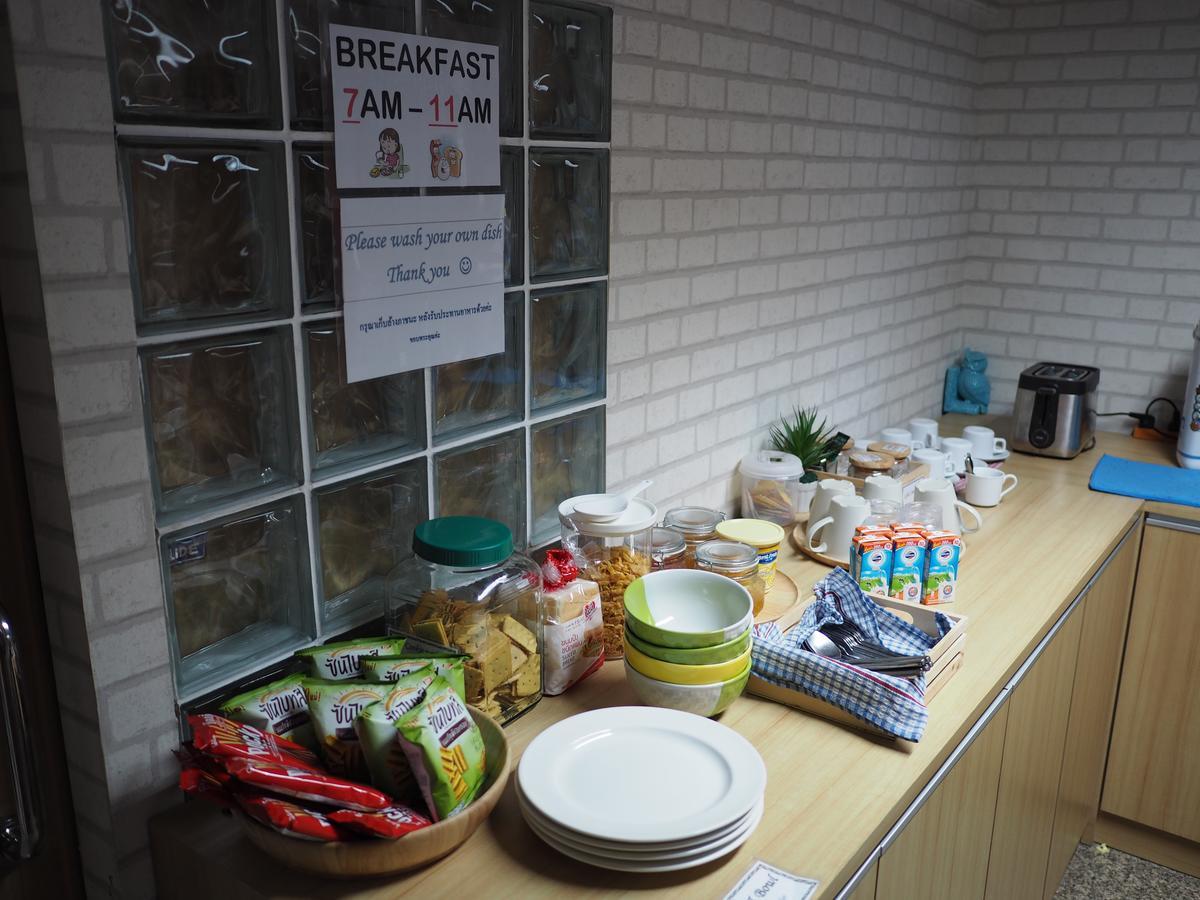 Hostel At Thonglor Bangkok Bagian luar foto