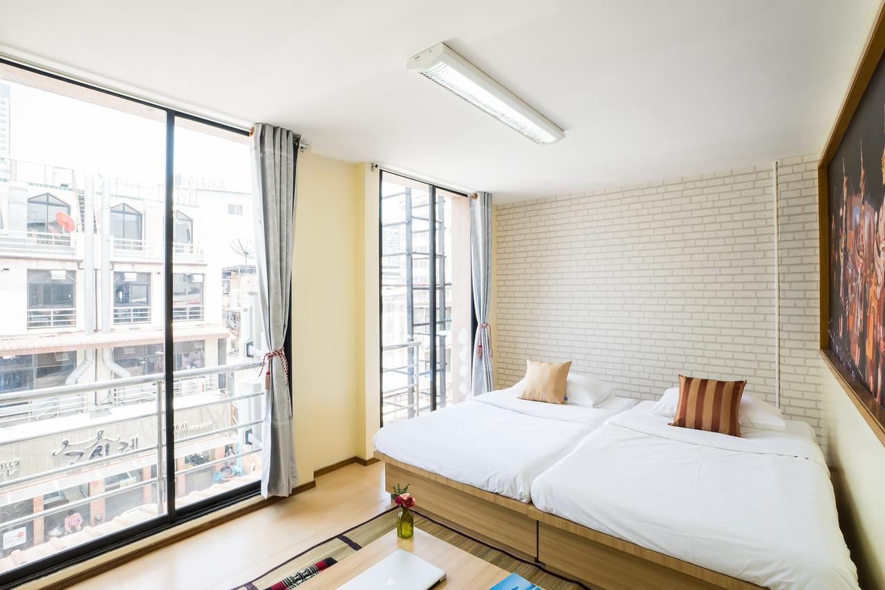 Hostel At Thonglor Bangkok Bagian luar foto