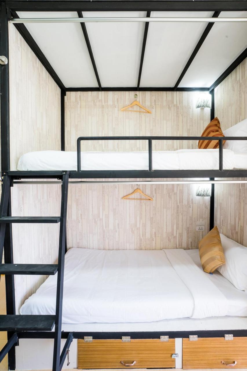 Hostel At Thonglor Bangkok Bagian luar foto